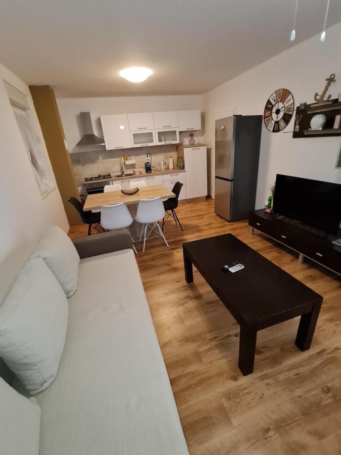 Ferienwohnung Delfin Vidalici Apartman Kustići Exterior foto